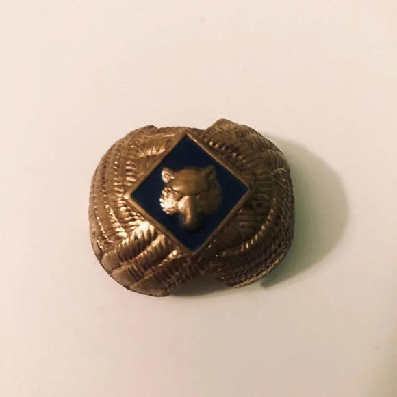 Vintage Boy Scout Neckerchief Slide  Scarf Slider Wolf Head - Picture 9 of 9